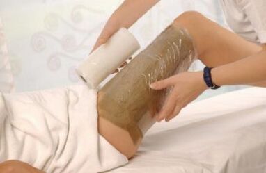 Acetic wraps have been shown to be effective for varicose veins in the legs. 