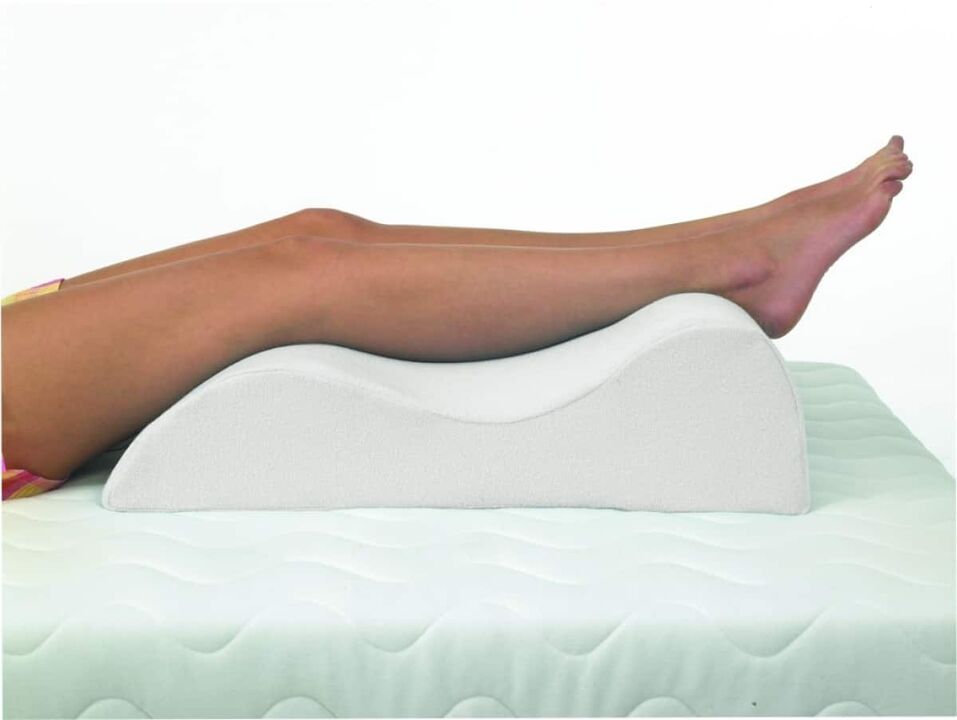 Orthopedic pillow to relieve the symptoms of varicose veins in the legs. 